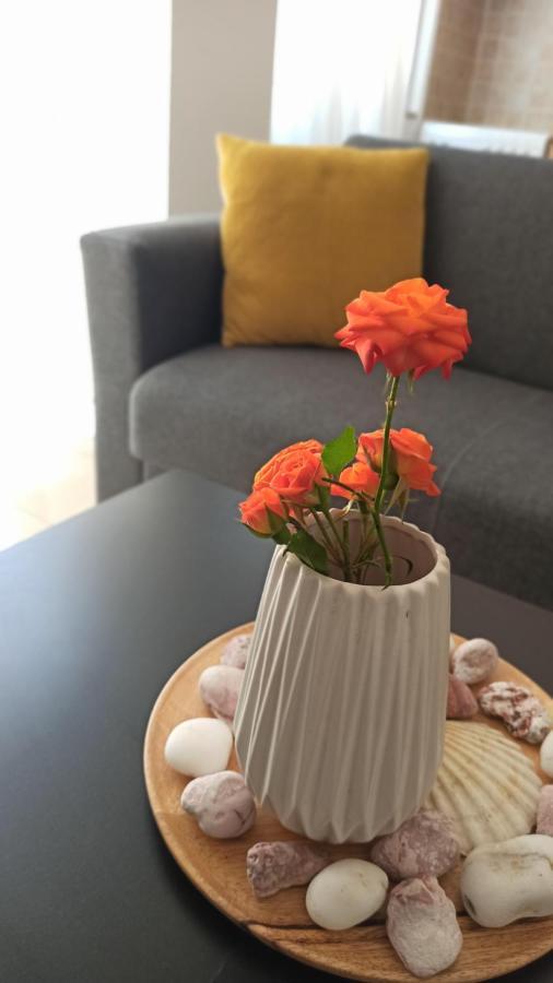 Cozy Flat Close To The Airport/Port And Center Nea Alikarnassos Exterior photo