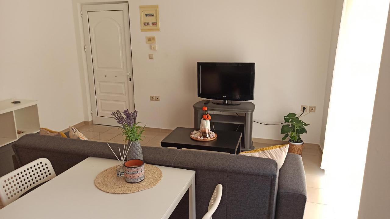Cozy Flat Close To The Airport/Port And Center Nea Alikarnassos Exterior photo