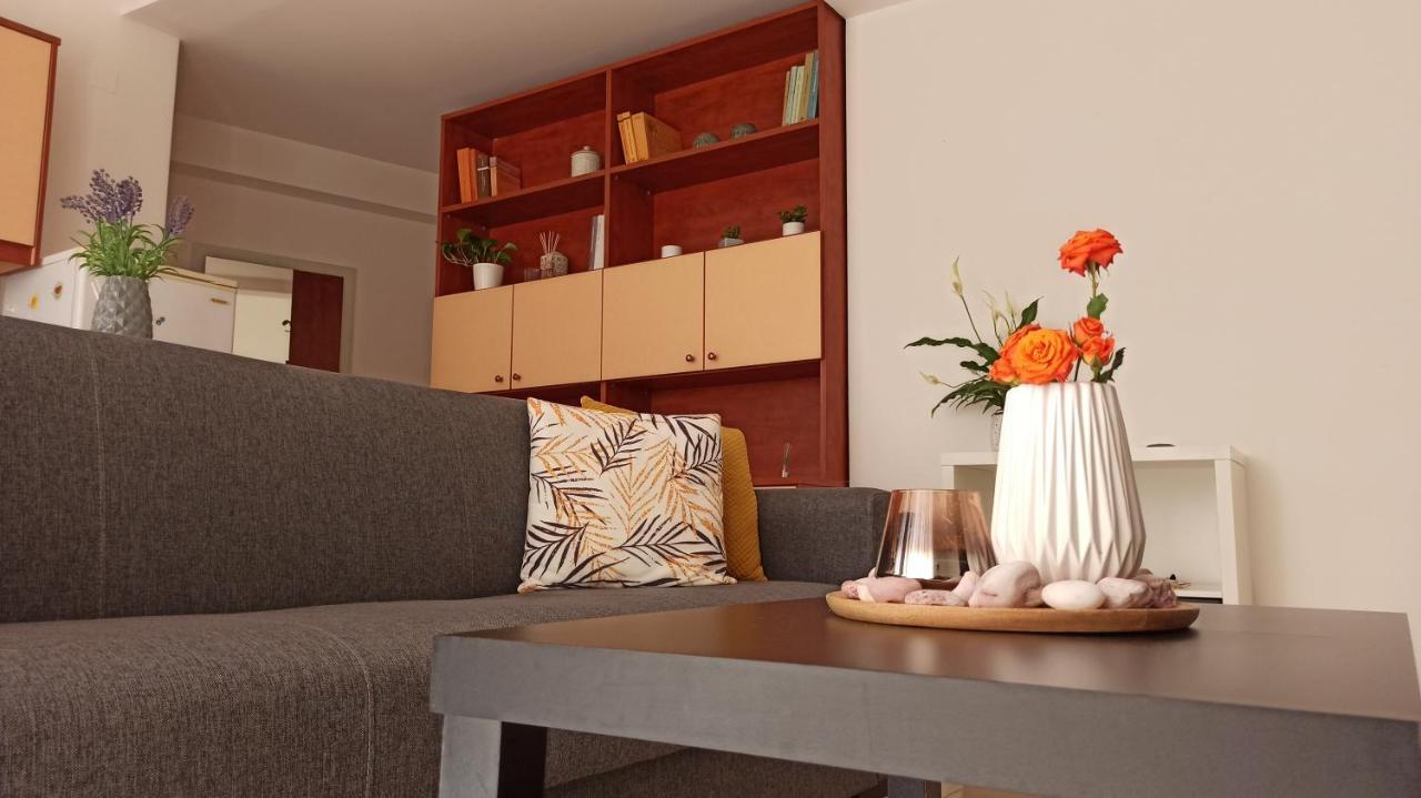 Cozy Flat Close To The Airport/Port And Center Nea Alikarnassos Exterior photo